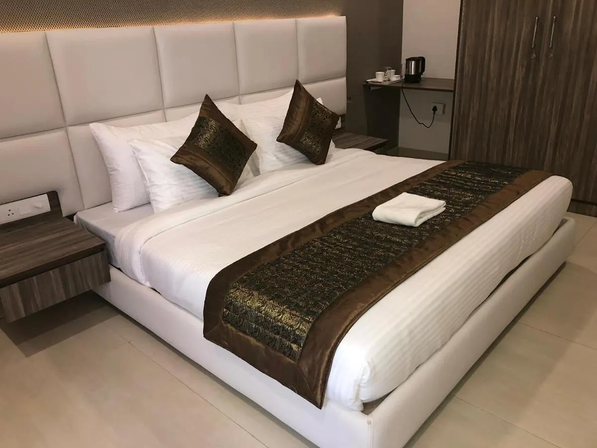 *** Hotel Mavens Inn Gurgaon India
