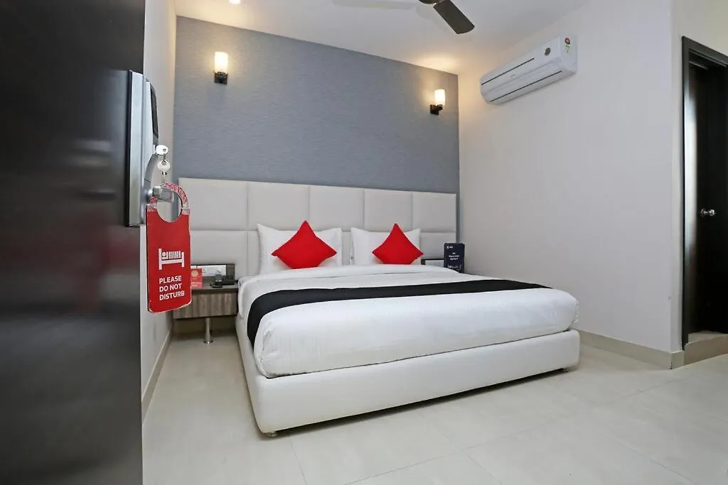Mavens Inn Γκουργκάον 3*,  Ινδία